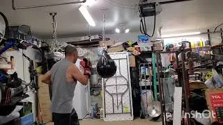 Punching bag workout with footwork #boxing 