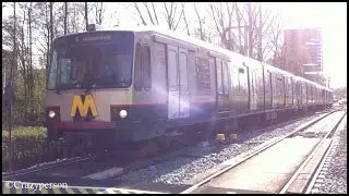 RET Metro type T over kruising Einsteinplaats in Ommoord Rotterdam naar Schiedam