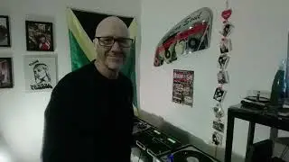 A test with my new camera, etc. Soul r&b and 60s beat music. 
