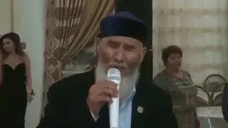 Uzbekistani Singer Sings Awara Hoon