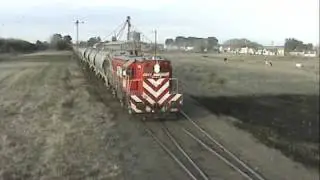 Ferroexpreso Pampeano. G12 6641 saliendo de Bol&iacute;var con un cerealero cargado.