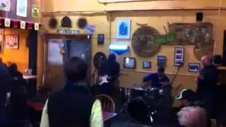 Guitarist Kevin Selfe 12/7/13 Ice Harbor Brewing