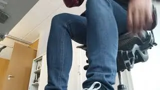 fidgeting / leg shaking in the office #shakinglegs #fidgeting