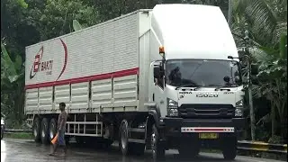 AWAS GUDANG BERJALAN LEWAT!!! TRUCK TRAILER WINGBOX SUPER PANJANG DAN BESAR ISUZU QUESTER HINO FUSO