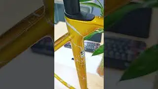 Gold Marble Pattern Road Bike Frame: UCI Certified Gold Armor.#icancycling #flyee