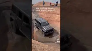 392 Jeep Goes Through Car Wash Moab, Utah