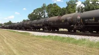CSX Q457-05 meets Q652-05 at Folkston,Ga.