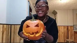 HALLOWEEN VLOG 🎃 | Decorating Our New House, Crocs Unboxing, Pumpkin Carving & More! 😂