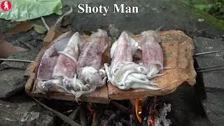 Primitive Technology Dwarf : Shorty Man Eat Grilled Cuttle - Eating Delicious In the Forest