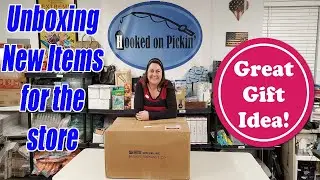 Unboxing Amazing Items for Sale on Hookedonpickin.com - Online Reselling During Christmas