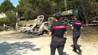 Ferragosto di paura a Campocecina, a fuoco tre auto