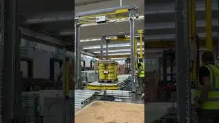 Linea avvolgimento e reggiatura bancali con TP-733 VTS con testa superiore