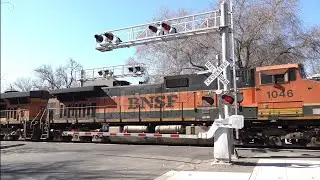 BNSF 3929 Manifest Freight Train With H1 South - G Street Railroad Crossing, Sacramento CA