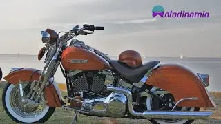 Leo L&oacute;pez, el constructor de motos de madera