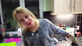 Очень пьяная женщина не может говорить