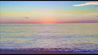 4K Breathtaking Calm Beach Before Sunrise: Healing Ocean Waves & Reflective Skies