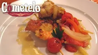 C&oacute;metelo | Brocheta de rape con pimientos asados