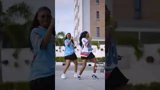Girls on action #crownkingofficiall #dance #amapianotv #dancemoves #dancer #amapianodance