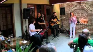 Lucia Lužinská & band in sushi bar Trnava (short version) HD