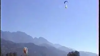 Samuele Di Chiara parapendio a St. Hilaire 1 (2004)