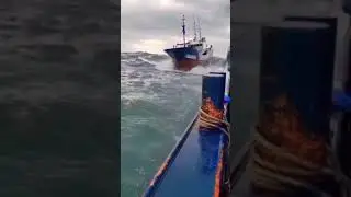 Tehlikeli deniz yolculuğu🛳 Okyanusların &uuml;rk&uuml;t&uuml;c&uuml; ger&ccedil;eği dalgalar 🌊