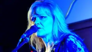 Leslie Rohonczy Band - Water Turns To Mist