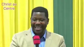 La prédication et la prière de l'evangeliste Noumonvi Paul Dodji. 