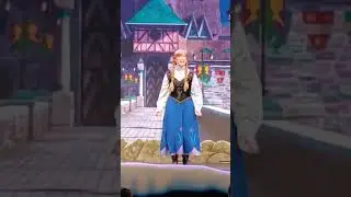 Frozen #shorts #viral #anna #hollywoodstudios