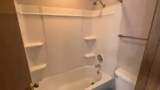 Versailles, Unit 204, Royal