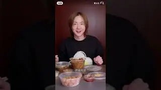 黃義達  文雅的吃播丨腊八配卤煮蒜味十足