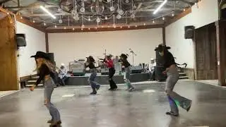 Devinee&rsquo;s quincea&ntilde;era surprise dance!!!