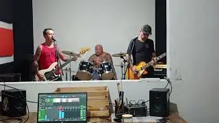 Esfolados - Punk Rock da beira do rio(ensaio).