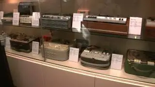 &Scaron;v&yacute;carsk&yacute; REVOX versus česk&aacute; TESLA