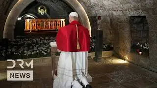 HISTORIC MOMENT: Pope Leo Shares Five-Finger Prayer & Gives Pocket Prayer Books to Faithful | AK1Z