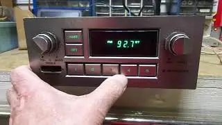 1984-86 Chrysler AM/FM Radio Dodge Jeep 4311827