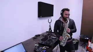 Sunset sax house