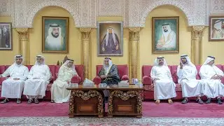 حاكم الشارقة يقدم واجب العزاء في وفاة سلطان بن خالد القاسمي