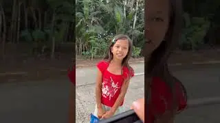 Sa iyang Batang edad. Kabalo na siya manginabuhe🥰🥰