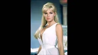 The Vengeance Of She (Opening Credits) * Mario Nascimbene