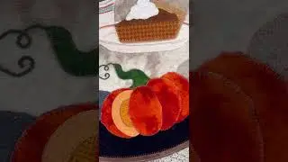 Pumpkin Pie Recipe | 19&rdquo; round wool appliqu&eacute; mat #woolapplique #wool #embroidery