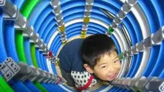 プラレールタワーに入ったヨ！