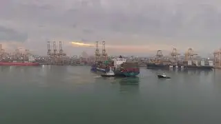 SHIP 🚢 BERTHING BY TUG BOAT SUPPORT