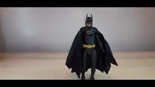 NECA 1989 Michael Keaton Batman Bootleg Knockoff Review