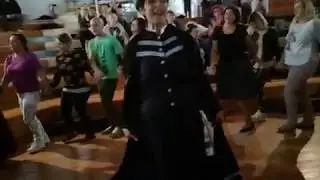 Ples v Rozajanski kultürski hiši na Rávanci (Prato di Resia) v Reziji