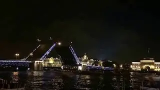 The Opening of The Palace Bridge in St.Petersburg (Timelapse )