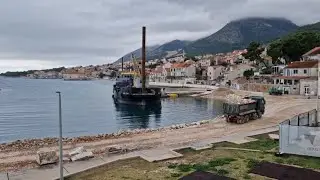 Nova nautička luka 3 - nasipanje dugog lukobrana (Bol - Brač)