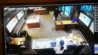 Blue Route Mall  jewellery store robbery