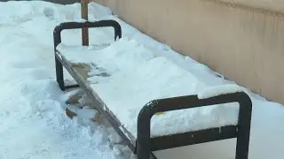 Больше недели пассажиры 28 го маршрута в Ангарске вели настоящую битву со снежными заносами