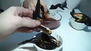 How to Make Bat Wings for Halloween Dinner