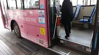 西鉄バス 恒見2859 49番愛の家車庫行き。戸畑9604 25番戸畑駅行き。八幡1050 1番黒崎バスセンター行き。